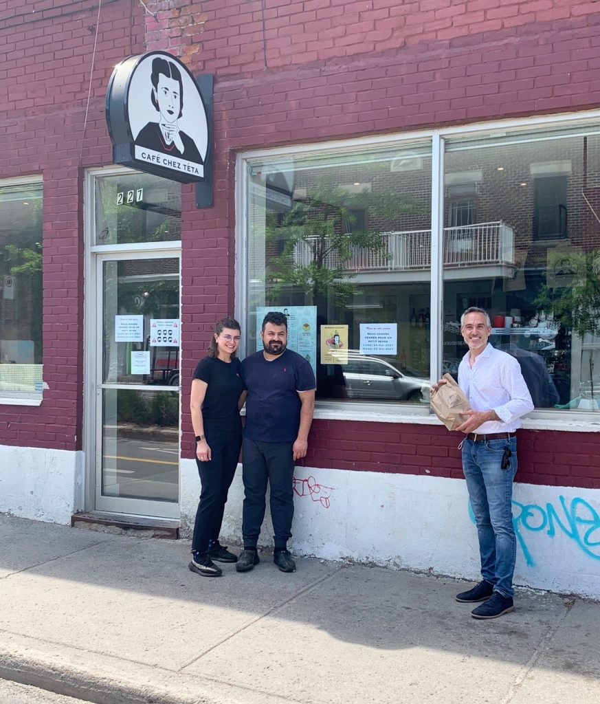 Éric Hamaoui, courtier immobilier avec Mélodie et Antoun, du Café chez Téta