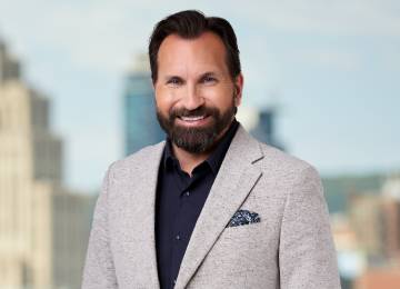 Real estate broker Montreal - Yanick Sarrazin