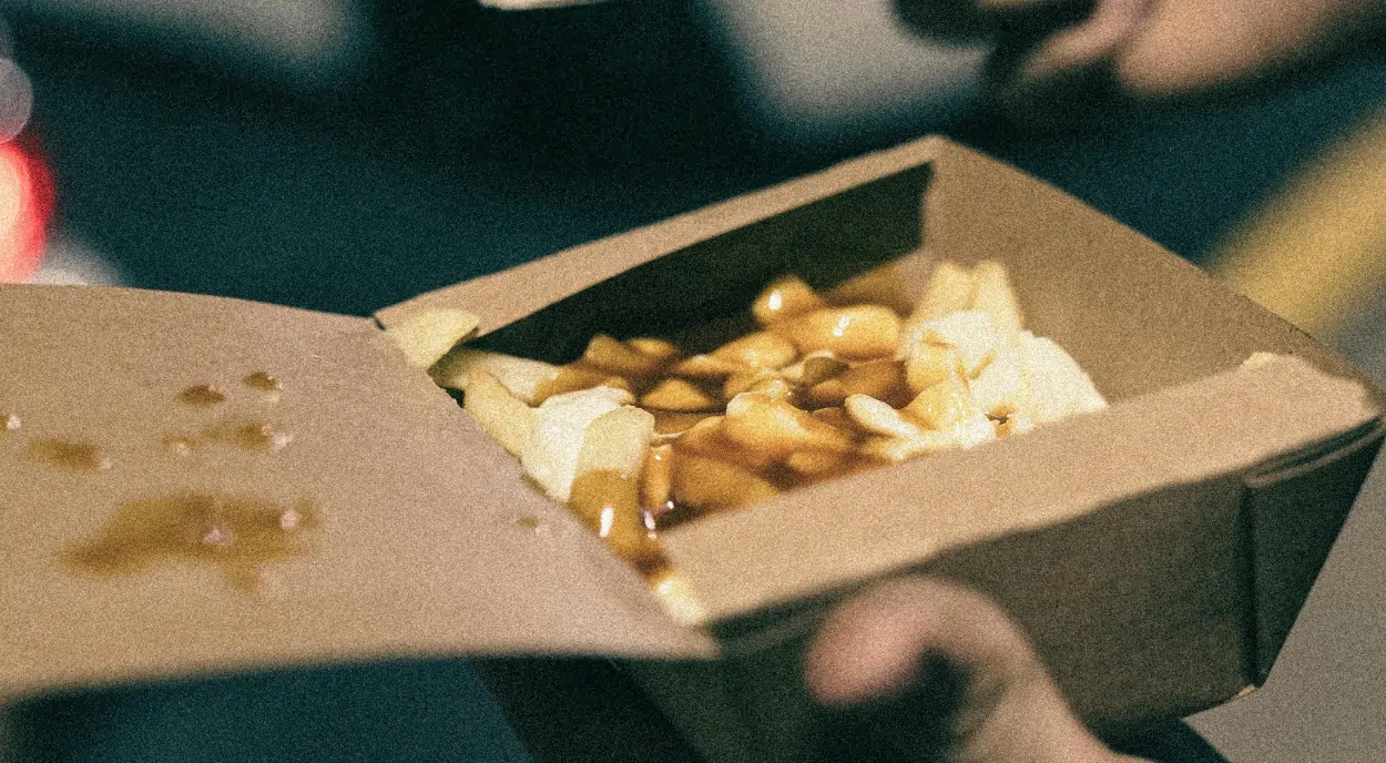 Plateau - Poutine Banquise vs Ma Poule Mouillée