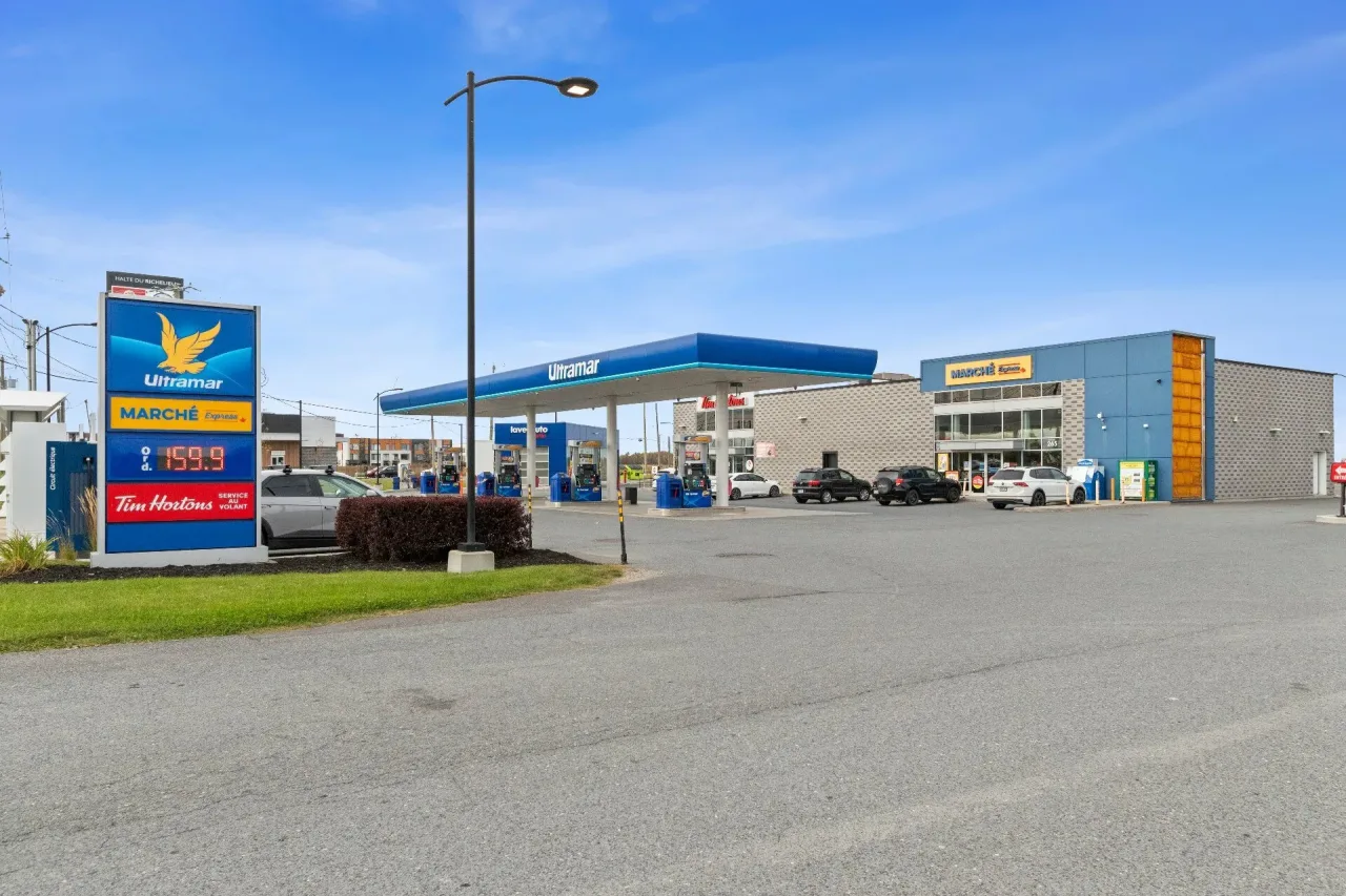 Bâtisse commerciale/bureau vendue, Beloeil