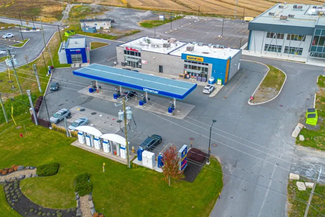 Bâtisse commerciale/bureau vendue, Beloeil