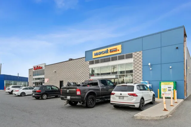 Bâtisse commerciale/bureau vendue, Beloeil