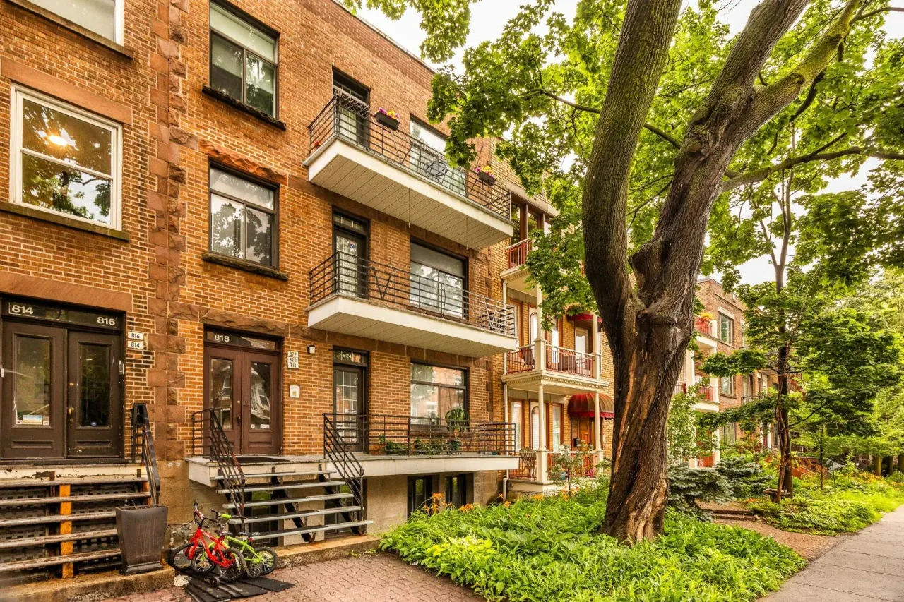 Quadruplex vendu, Outremont