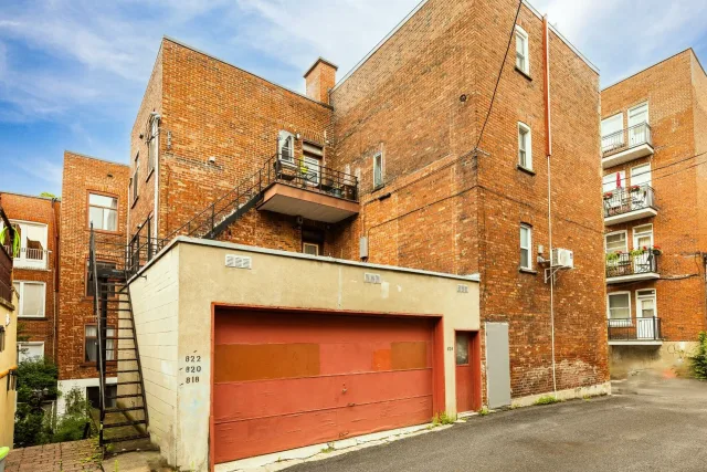 Quadruplex vendu, Outremont