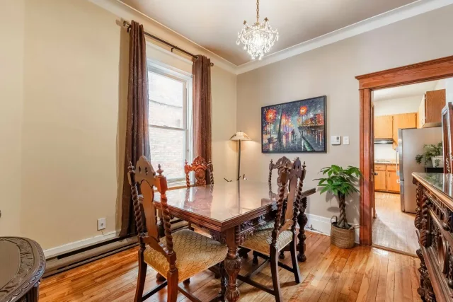 Plex vendu, Le Plateau-Mont-Royal