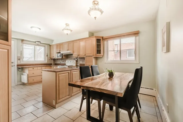Triplex vendu, Le Plateau-Mont-Royal
