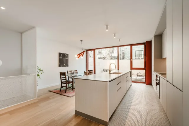 Duplex vendu, Le Plateau-Mont-Royal