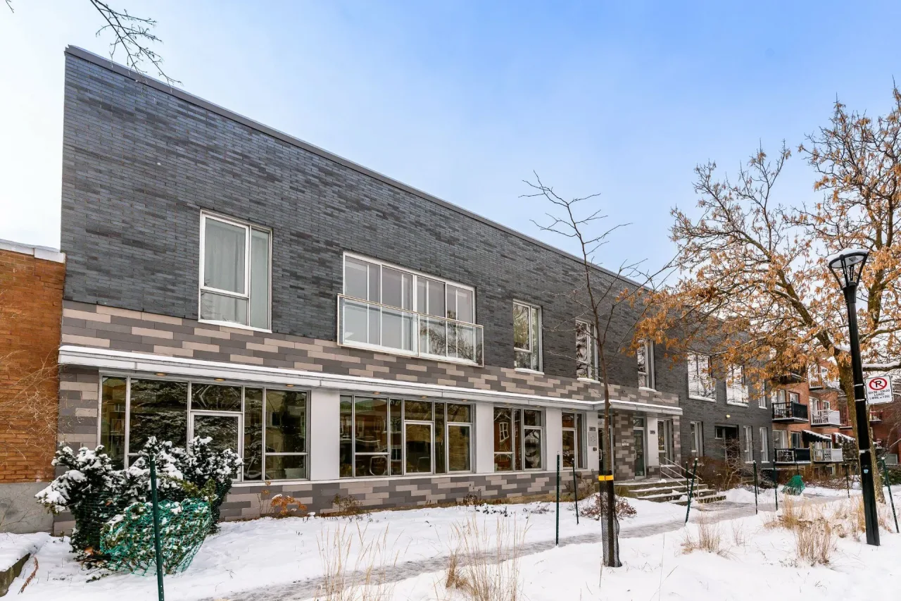 Bâtisse commerciale/bureau vendue, Rosemont/La Petite-Patrie