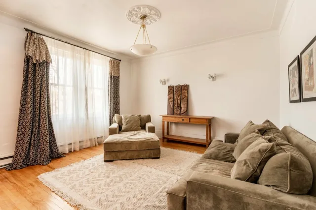 Appartement vendu, Outremont