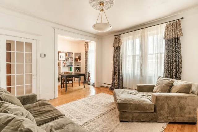 Appartement vendu, Outremont