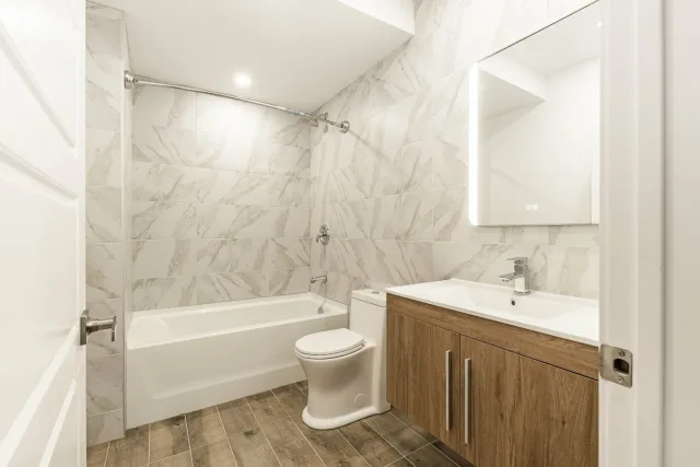 Plex vendu, Le Plateau-Mont-Royal