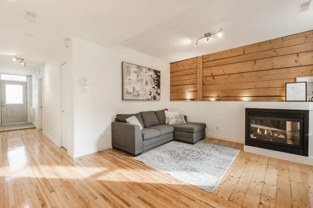 Duplex vendu, Le Plateau-Mont-Royal