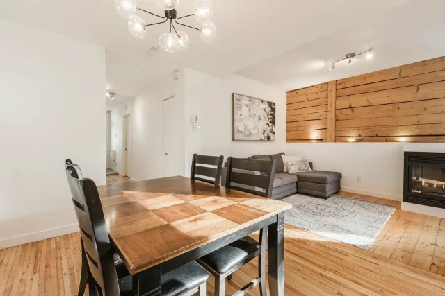 Duplex vendu, Le Plateau-Mont-Royal