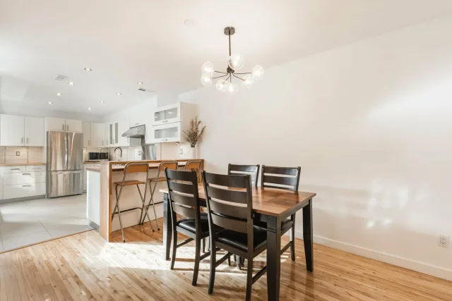 Duplex vendu, Le Plateau-Mont-Royal