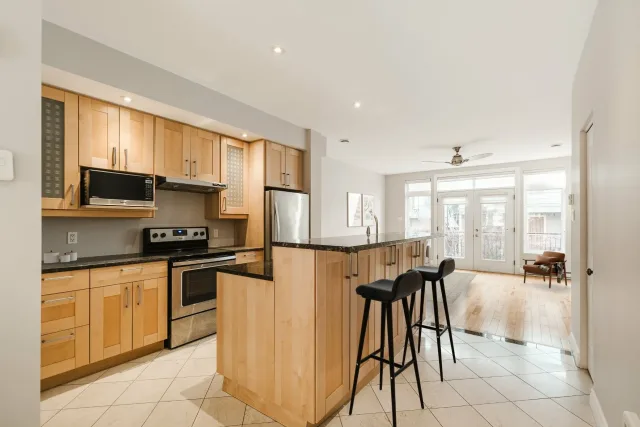 Duplex vendu, Le Plateau-Mont-Royal