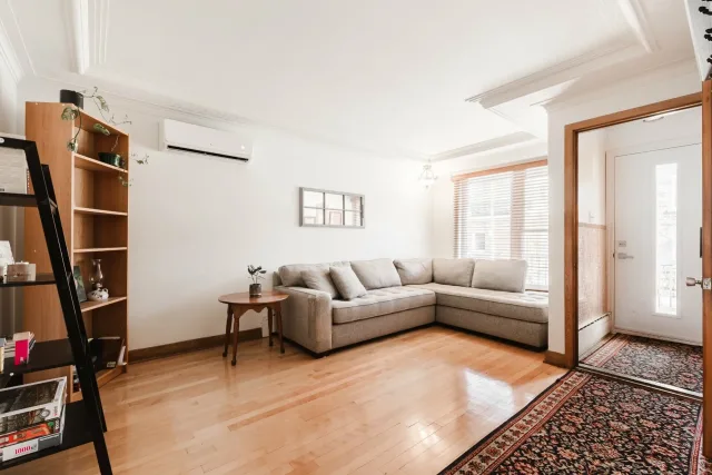 Triplex vendu, Le Plateau-Mont-Royal