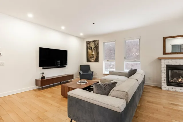 Appartement vendu, Outremont
