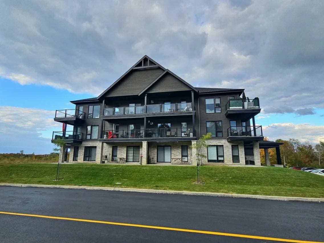 Appartement vendu, Bromont