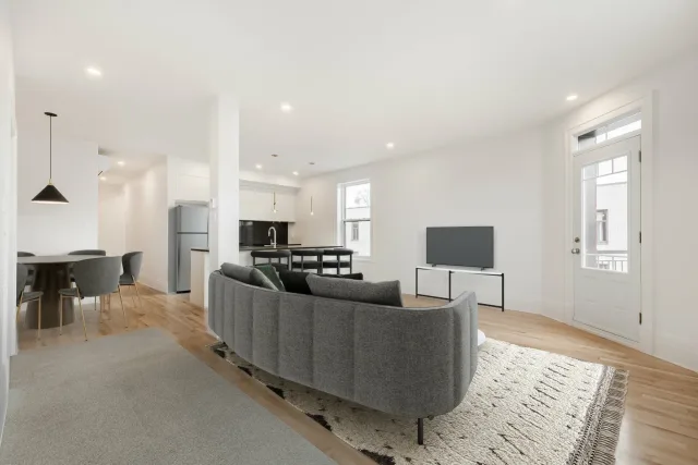 Plex vendu, Le Plateau-Mont-Royal