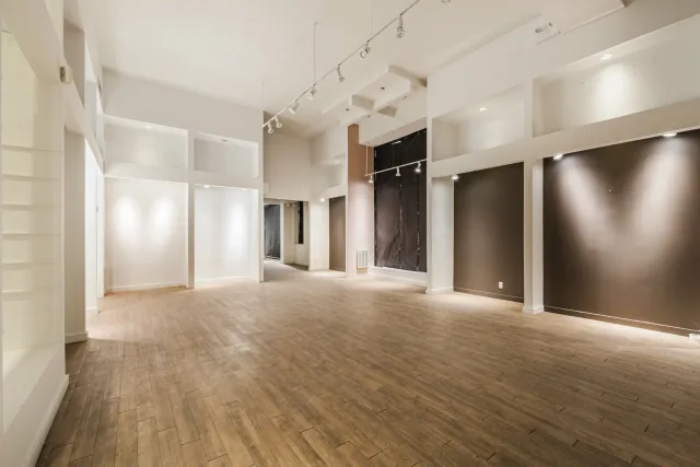 Bâtisse commerciale/bureau vendue, Le Plateau-Mont-Royal