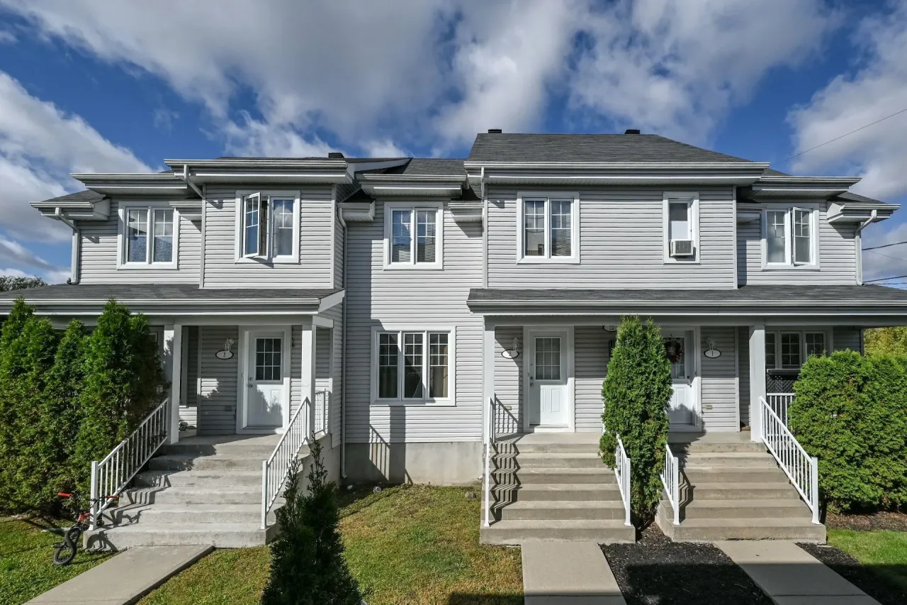 Triplex vendu, Granby