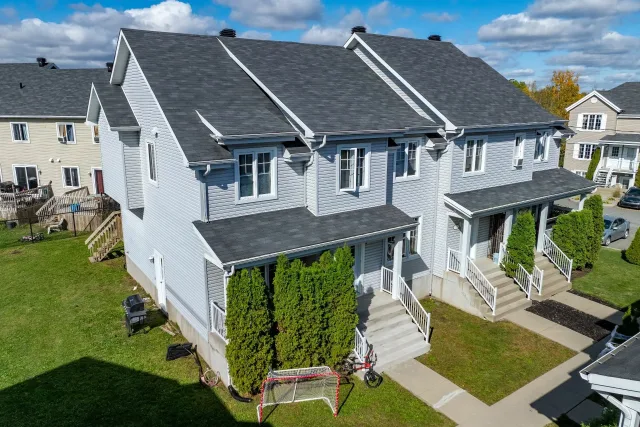 Triplex vendu, Granby