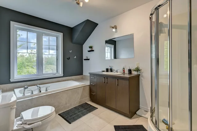 Triplex vendu, Granby