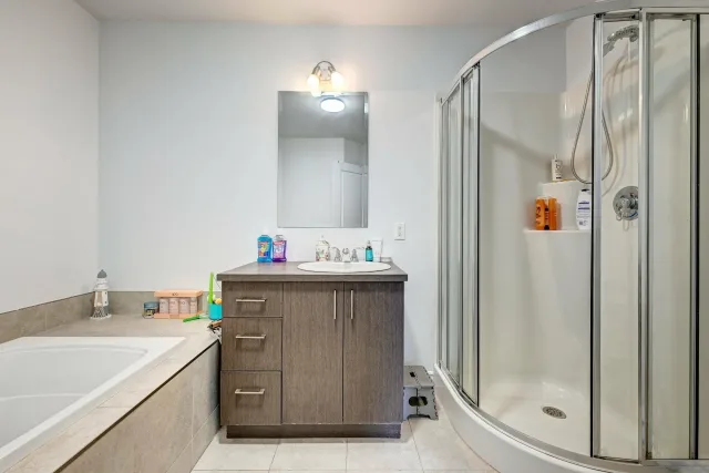 Triplex vendu, Granby