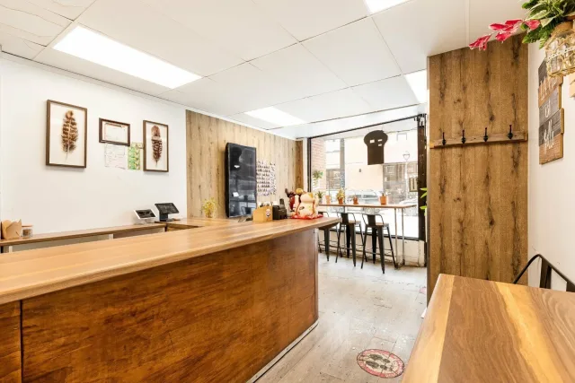 Plex vendu, Le Plateau-Mont-Royal