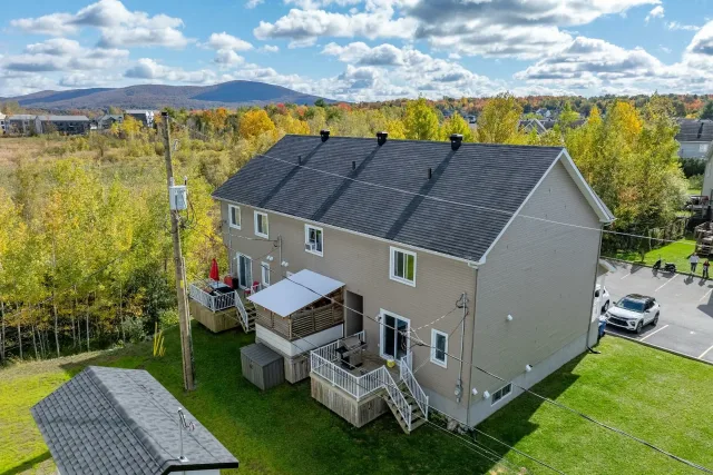 Triplex vendu, Granby