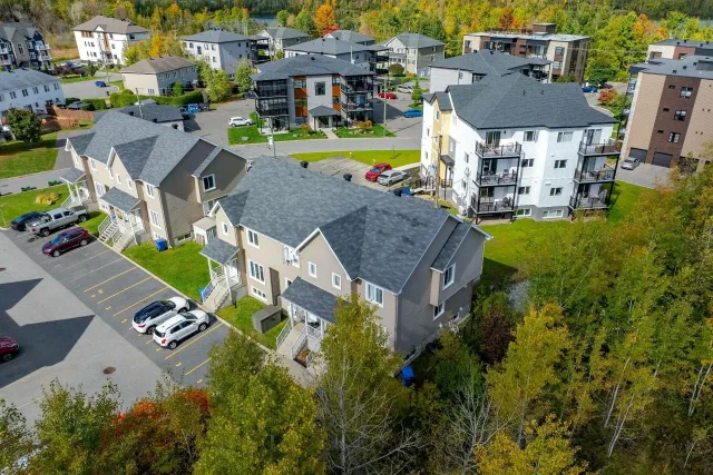 Triplex vendu, Granby