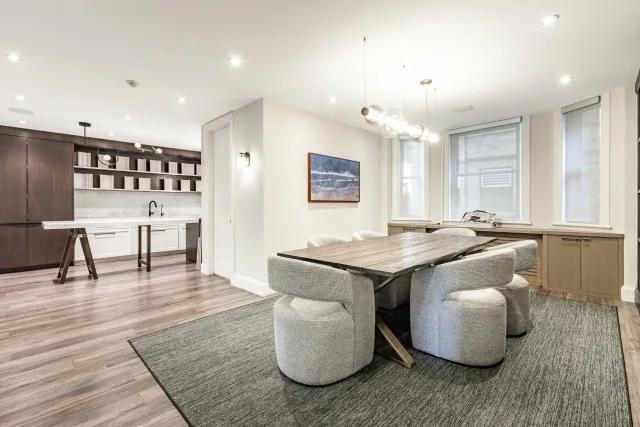 Condo commercial vendu, Westmount