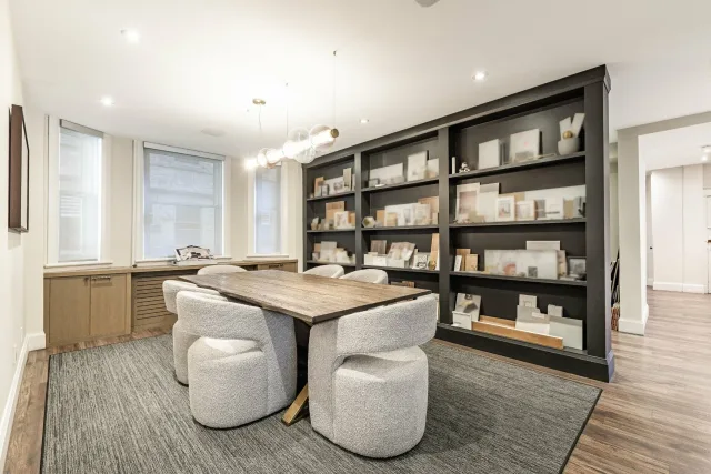 Condo commercial vendu, Westmount