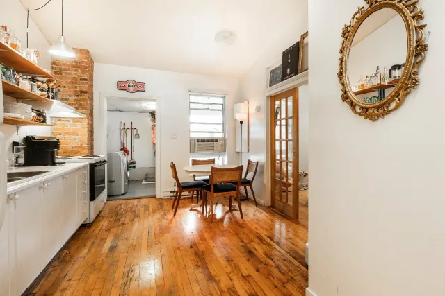 Duplex vendu, Le Plateau-Mont-Royal