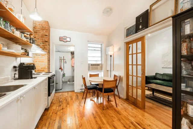 Duplex vendu, Le Plateau-Mont-Royal