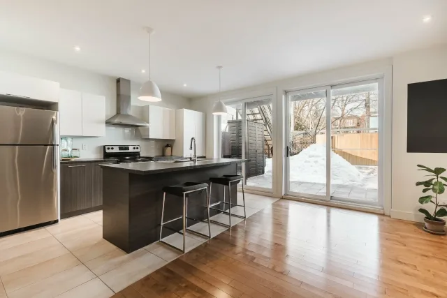 Duplex vendu, Le Plateau-Mont-Royal