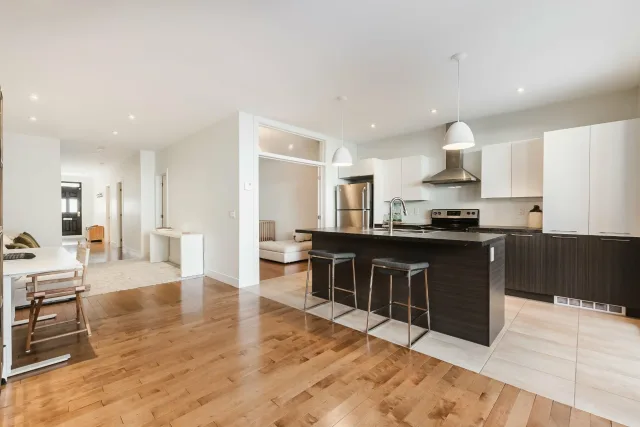 Duplex vendu, Le Plateau-Mont-Royal