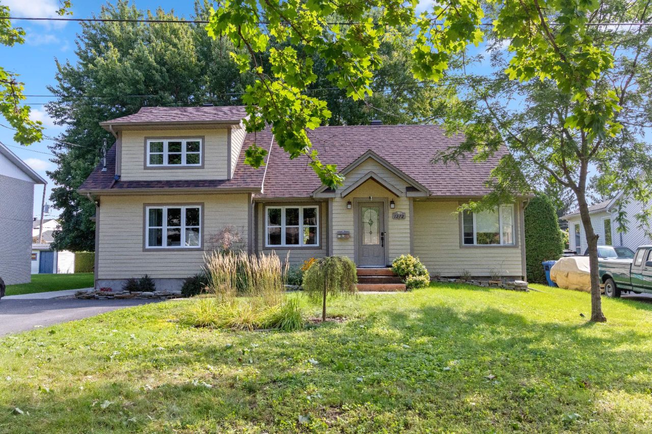 Two or more storey for sale, Chambly