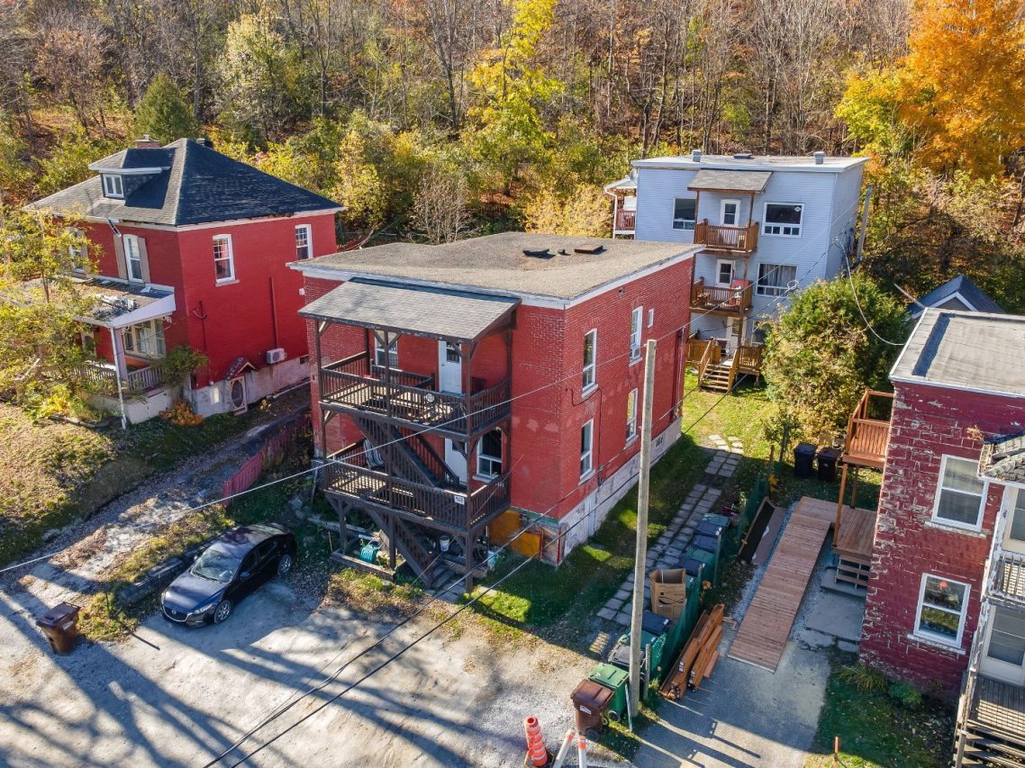 Quintuplex for sale, Les Nations